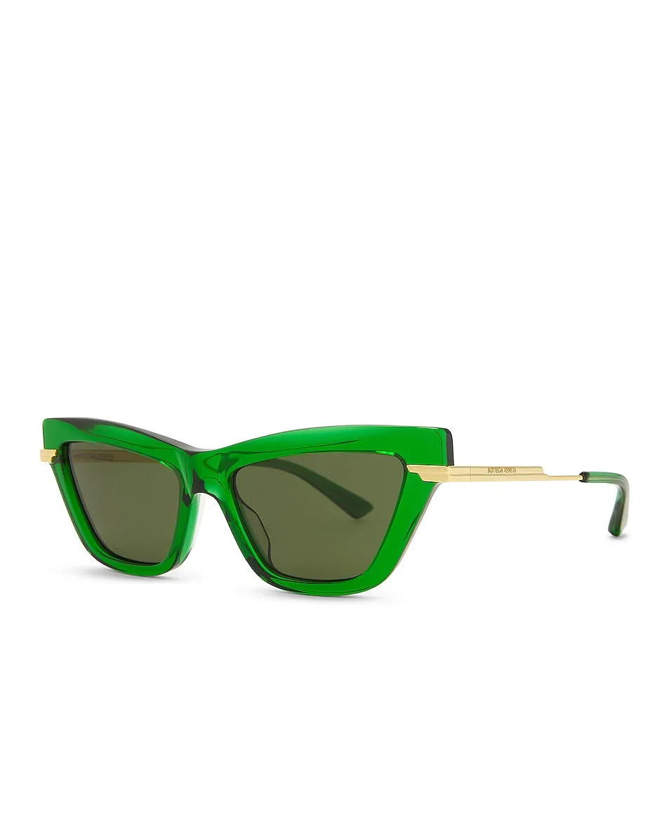 Bottega Veneta Cat Eye Sunglasses, Transparent Btv Green