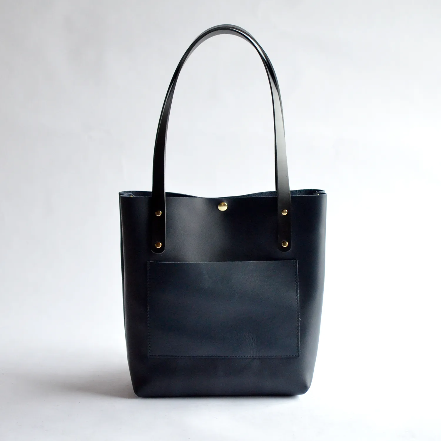 Medium Classic Tote - Honey Leather