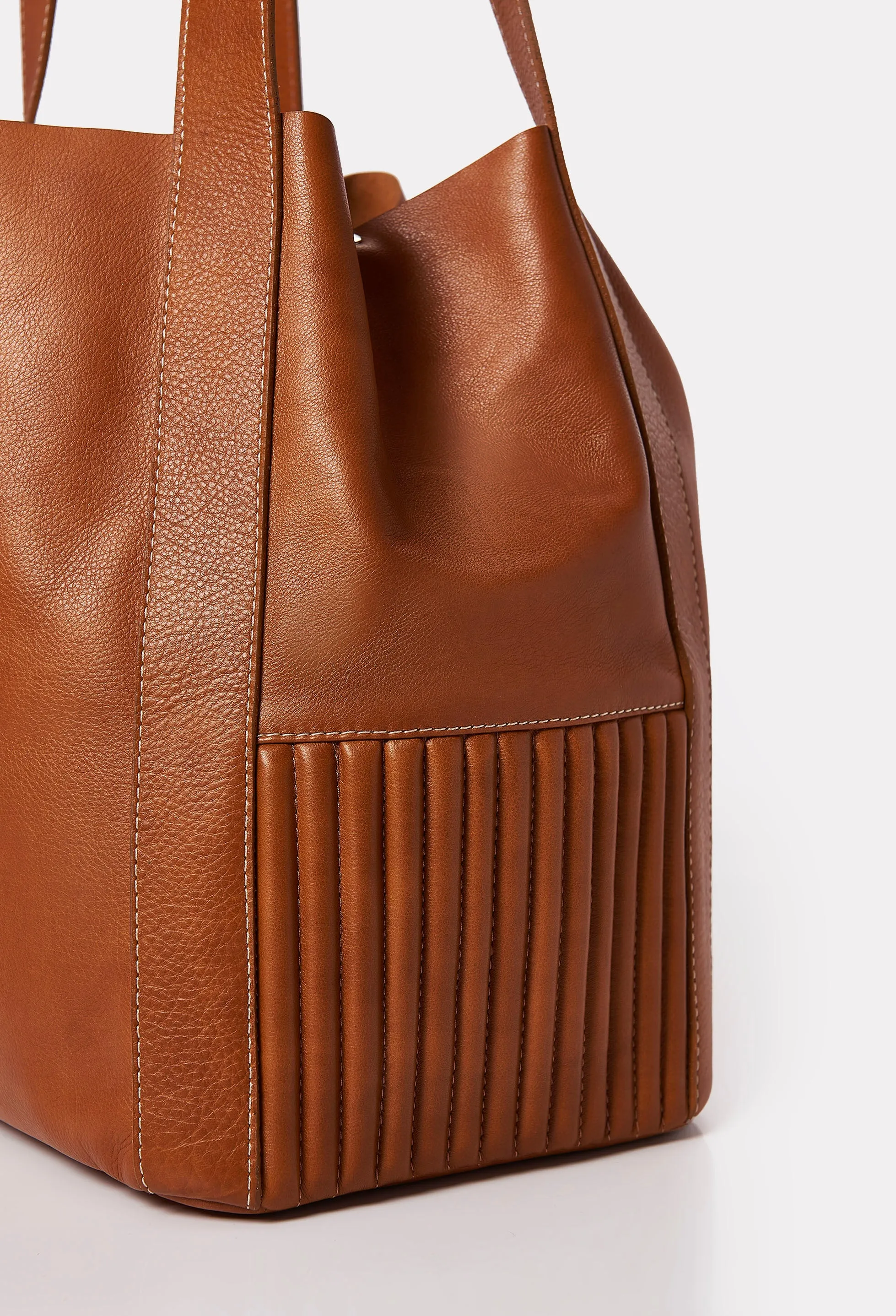 Tan Leather Bucket Bag 'Ushuaia'