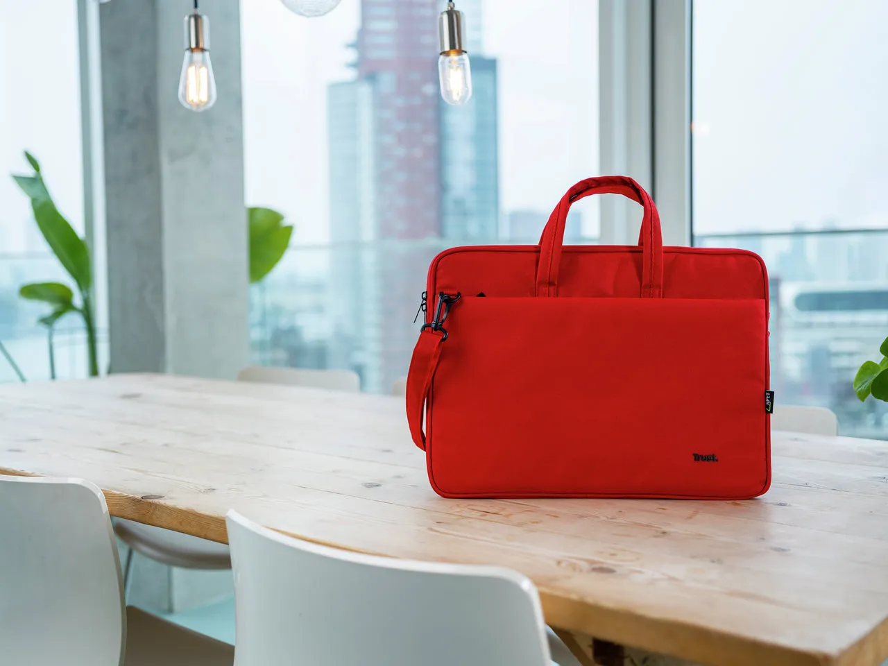 Trust Bologna 40.6 Cm (16") Briefcase Red